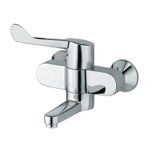 Chromfarbene Wandarmatur von Kludi mit Hebel zum Regulieren des Wasserflusses, geeignet für den Einsatz in klinischen Bereichen.